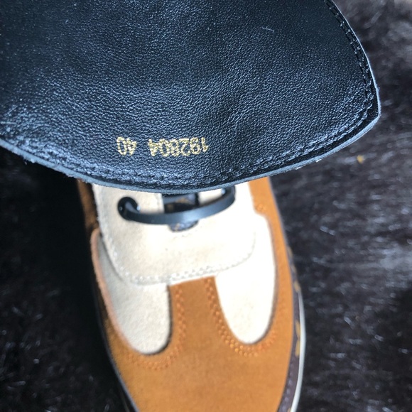 Authentic Louis Vuitton Laurate Boots - Picture 5 of 7